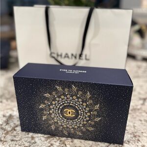 CHANEL Eyes to Impress Makeup Set - Navy & Gold Embellished Box